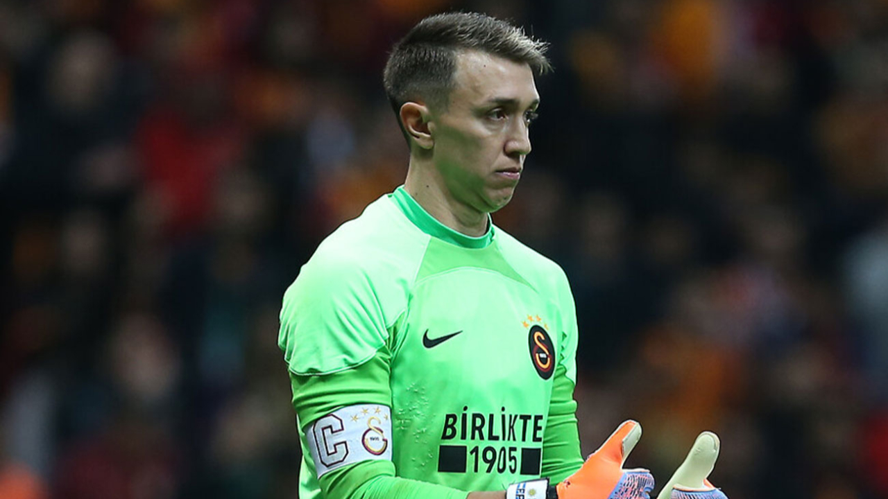 Muslera şampiyonluk modunu açtı