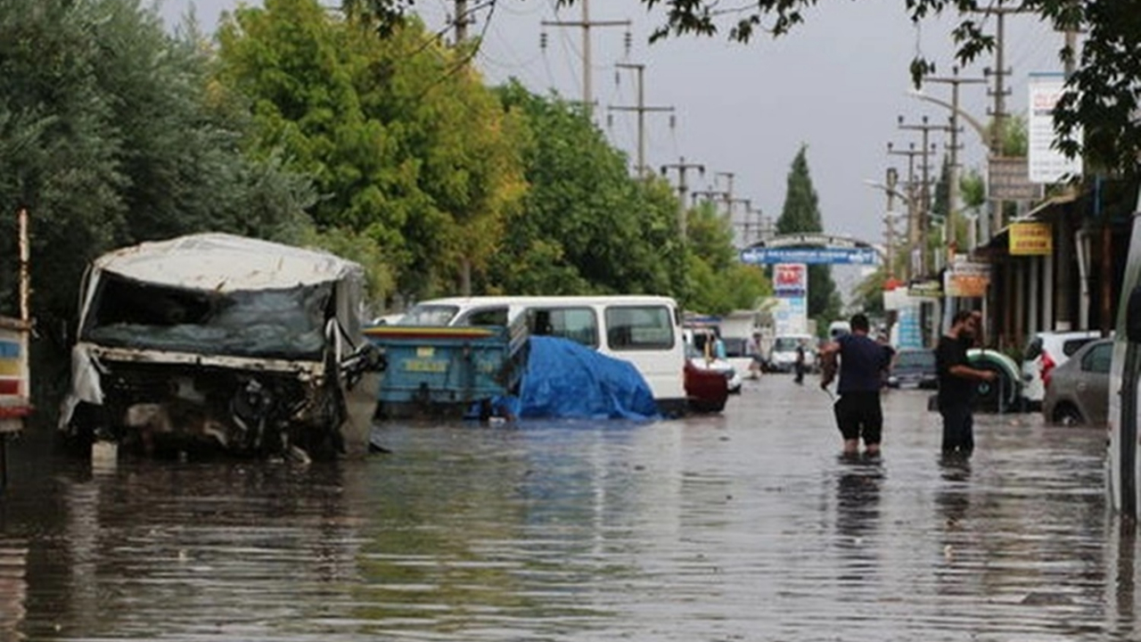 Meteoroloji ve AFAD'tan deprem bölgesi için peş peşe şiddetli yağış uyarısı!