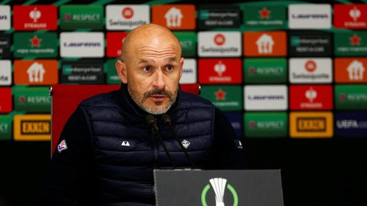 Fiorentina Teknik Direktörü Vincenzo Italiano Sivasspor galibiyeti sonrası konuştu: Utanılacak bir durum olarak görüyorum...