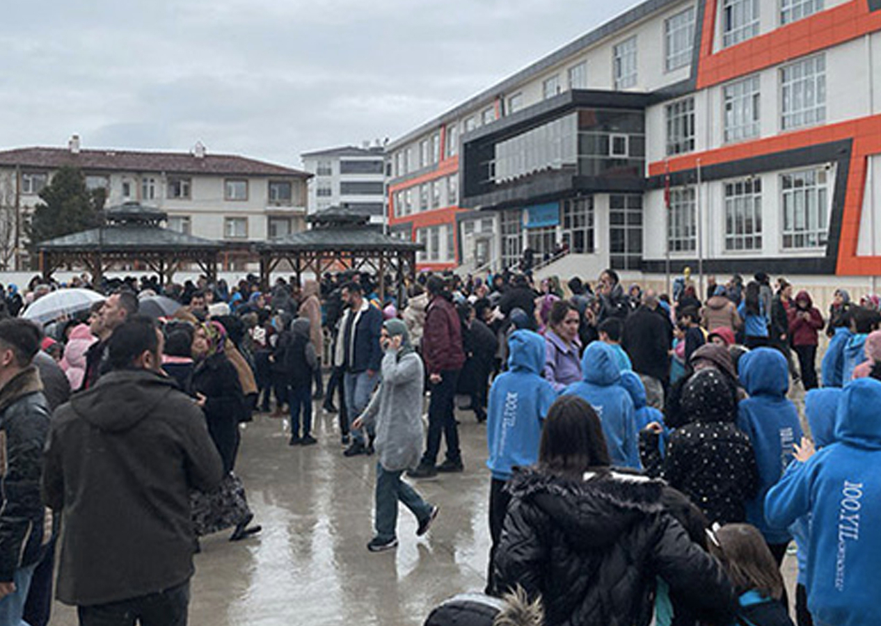 Bolu'da yaşanan deprem sebebiyle okullar tatil edildi