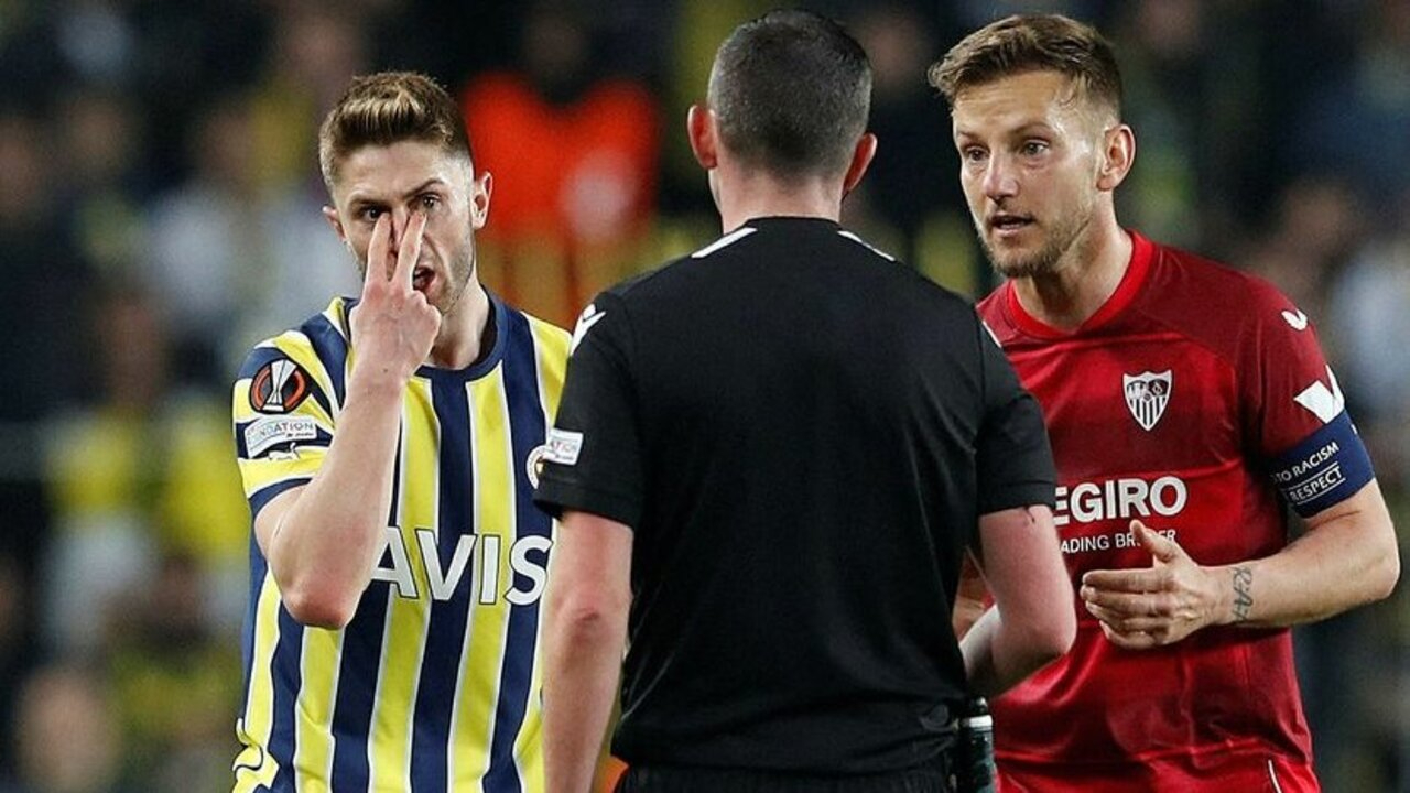 Fenerbahçe - Sevilla maçında VAR'dan penaltı kararı!