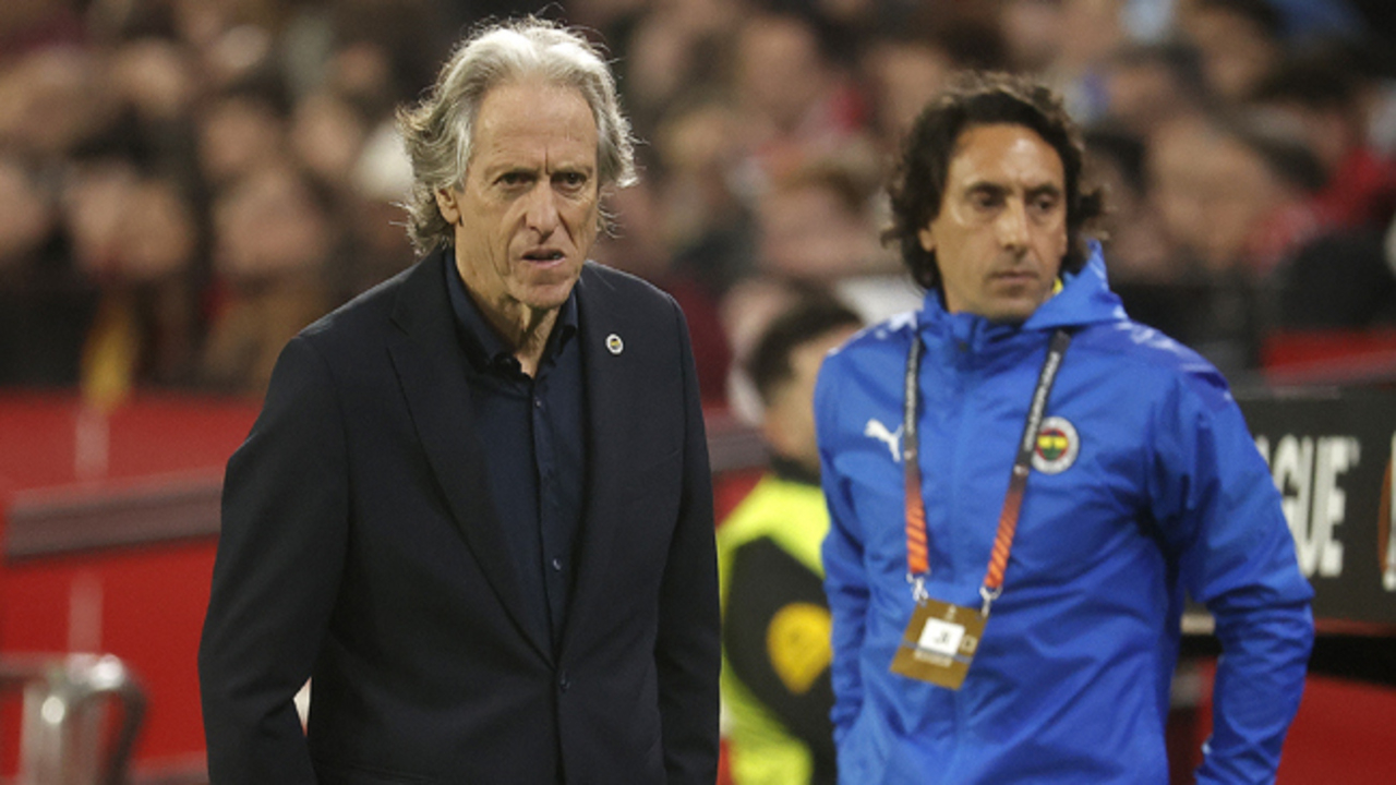 Jorge Jesus'tan, Fenerbahçe - Sevilla maçında kadroda revizyon!