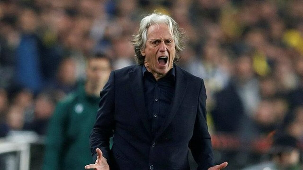 Fenerbahçe Teknik Direktörü Jorge Jesus Sevilla mağlubiyeti sonrası konuştu: Süper Lig'de maçlar sahada kazanılmıyor...