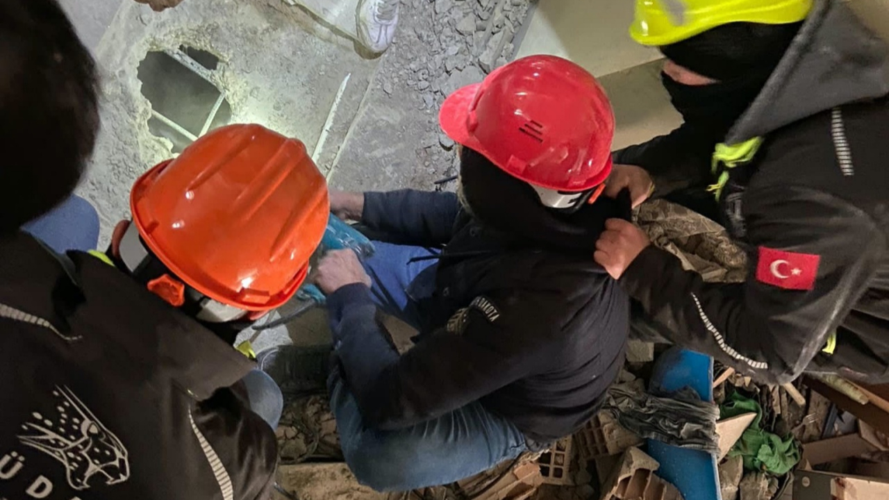 Bir arama kurtarma gönüllüsünün ağzından Kahramanmaraş depreminin ardından Hatay’da yaşananlar