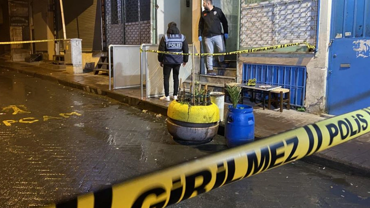 Beyoğlu'nda silahlı saldırı: Yaralılar var!