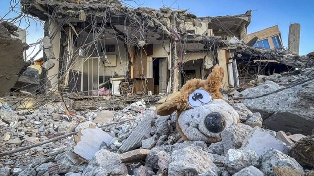 Fuat Oktay duyurdu: Deprem bölgesinde can kaybı 49 bin 589'a yükseldi