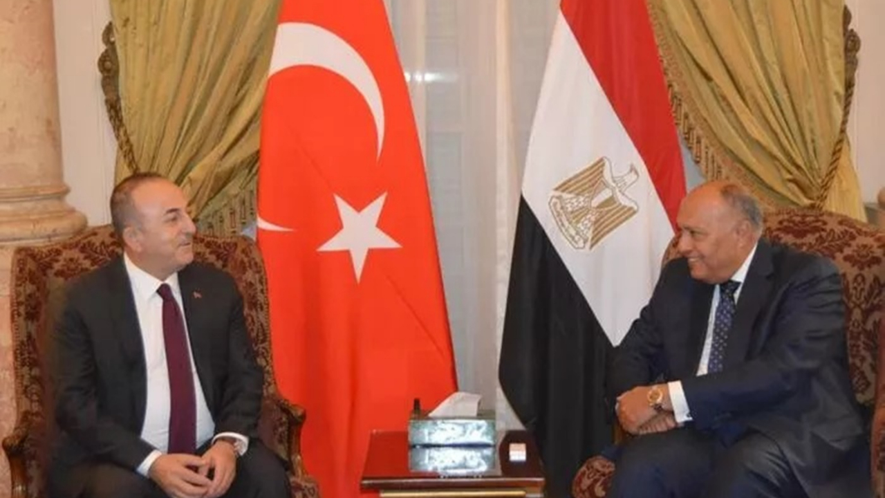 Mevlüt Çavuşoğlu, Mısırlı mevkidaşını ziyaret etti! 'Mısır ile tarihi bağlarımız var, ortak kültürümüz var'