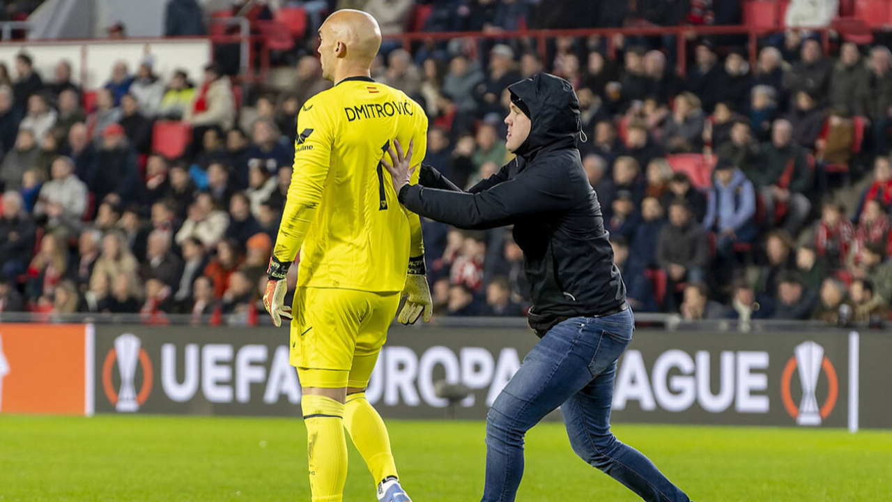 Sevilla kalecisine saldırana 40 maç men cezası