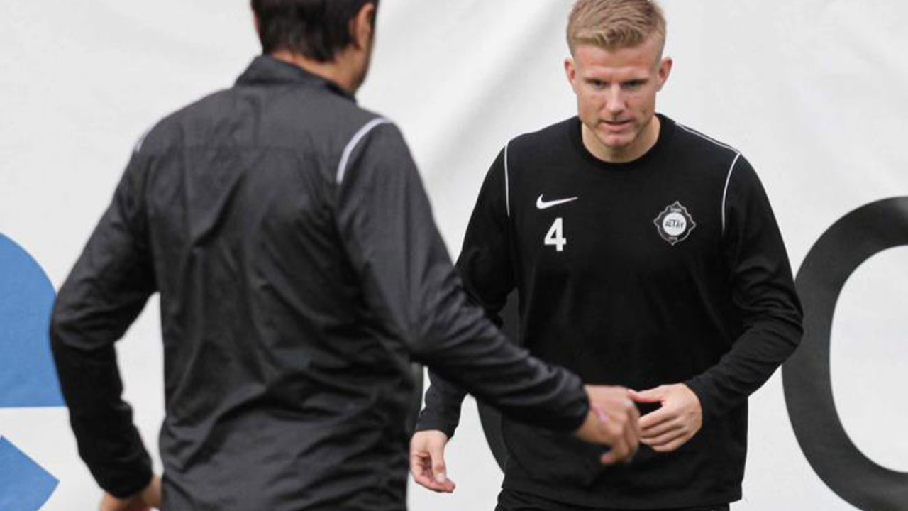 Altay'da Eric Björkander de golle tanıştı