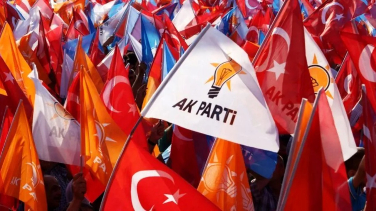 Yeniden Refah Partisi ve Gelecek Partisi'nden peş peşe istifalar! Topluca AK Parti'ye geçtiler...