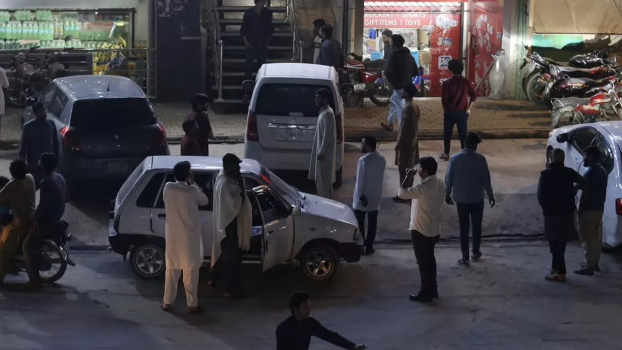 Afganistan, Pakistan ve Tacikistan'ı sallayan şiddetli deprem