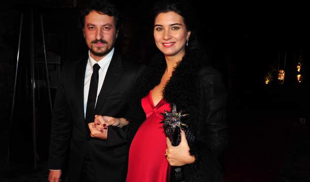 Onur Saylak, Tuba Büyüküstün'ü sildi!