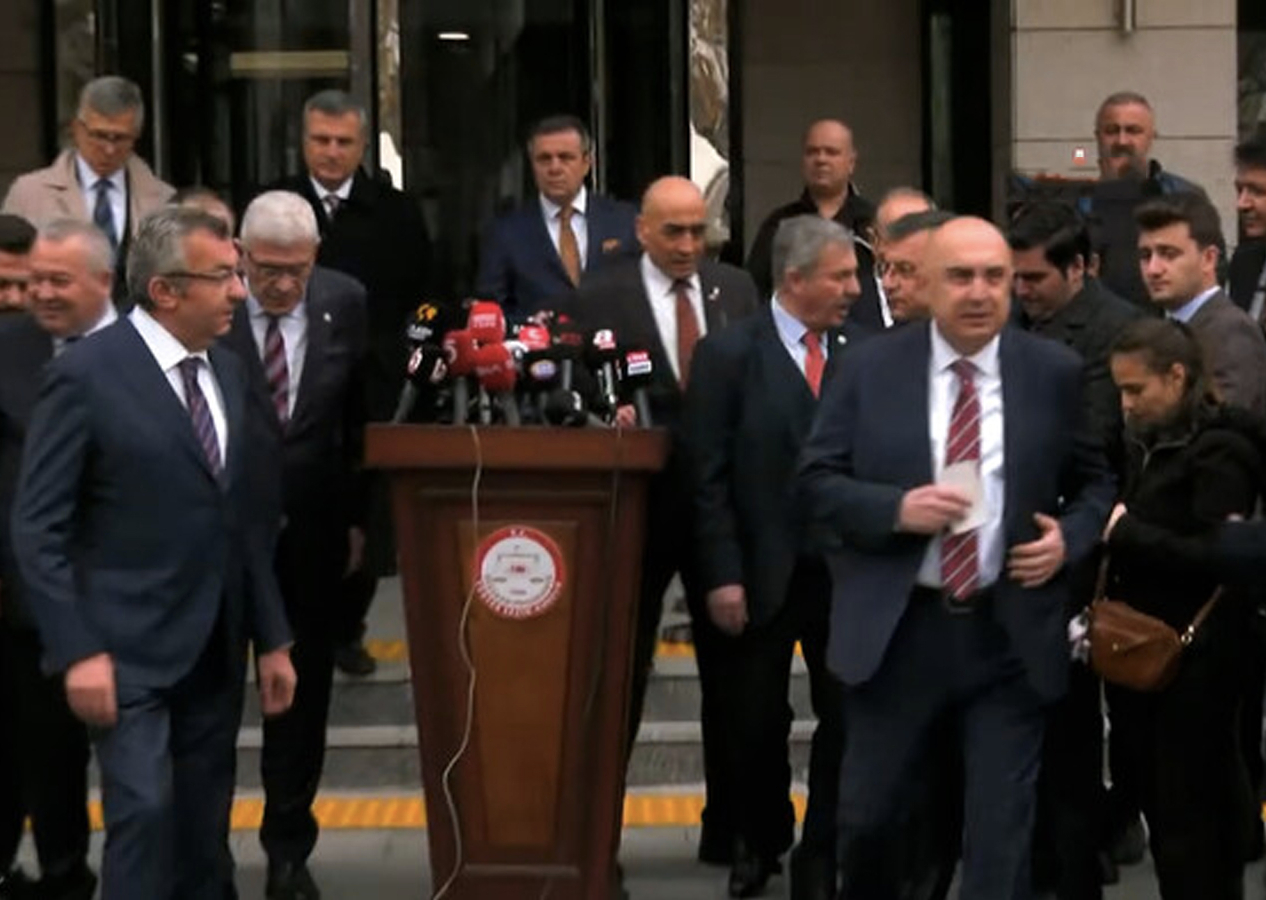 CHP ve İYİ Partili'ler 'HDP' sorusunu duyunca böyle kaçıştılar! "Dağılın abi"