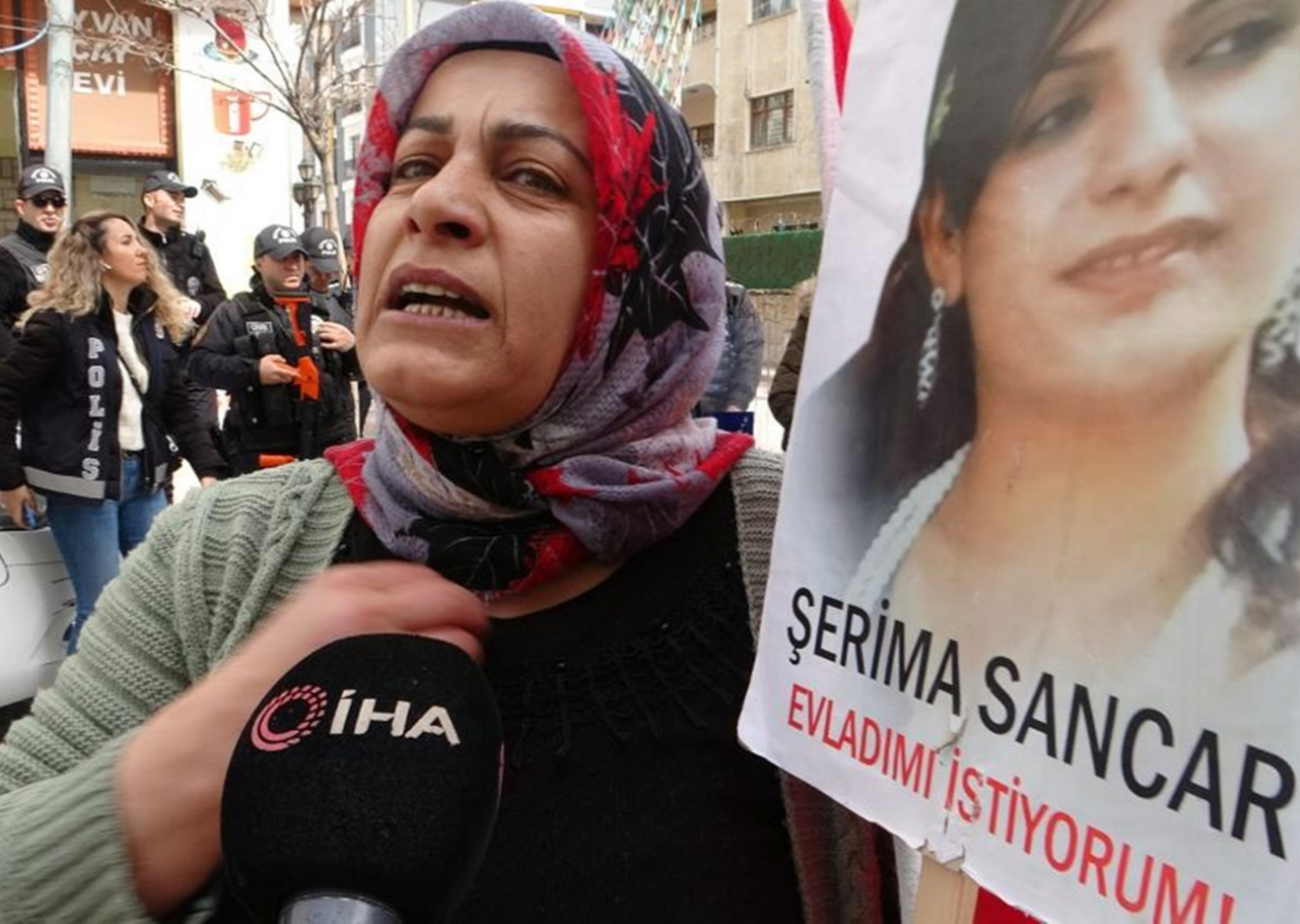 13 yaşındaki kızı PKK tarafından dağa kaçırılan acılı anne feryat etti: Kaçırılan evlatlarımızı CHP'den isteyeceğiz
