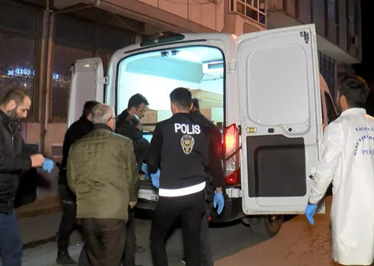 Bahçelievler'de vahşet! Birlikte yaşadığı kadını taşla öldürdü, parçalara ayırdı, buzdolabına sakladı!