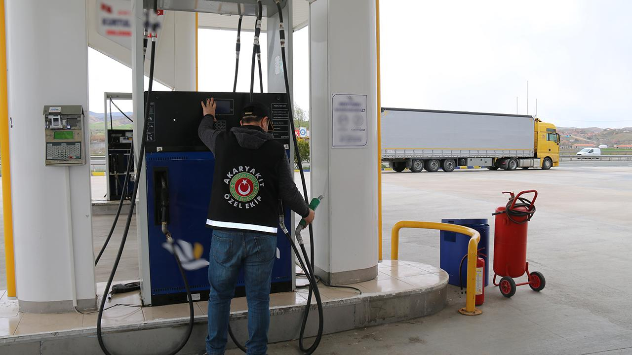 Akaryakıt Özel Ekibi 53 milyar liralık kamu zararını önlendi