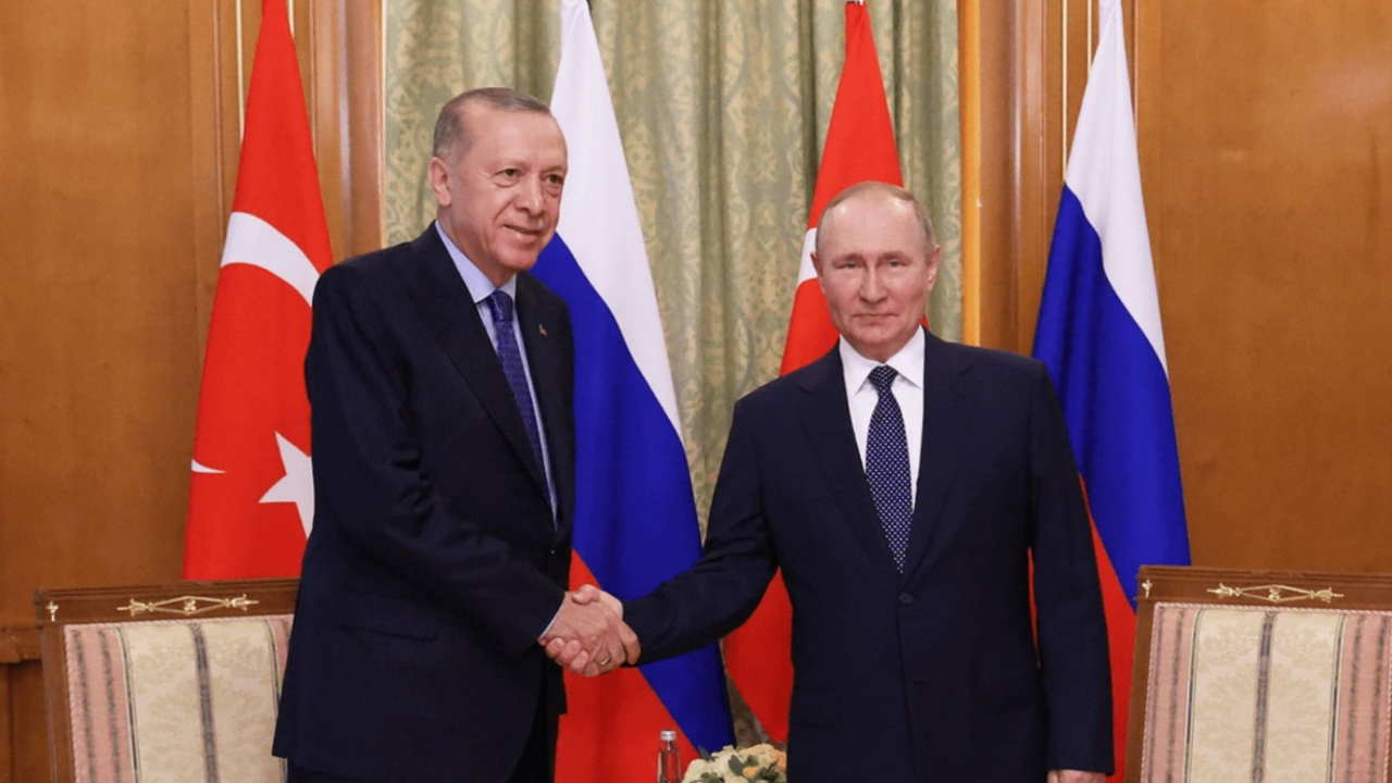 Cumhurbaşkanı Erdoğan ile Putin arasında kritik görüşme! Gündem: Tahıl koridoru!