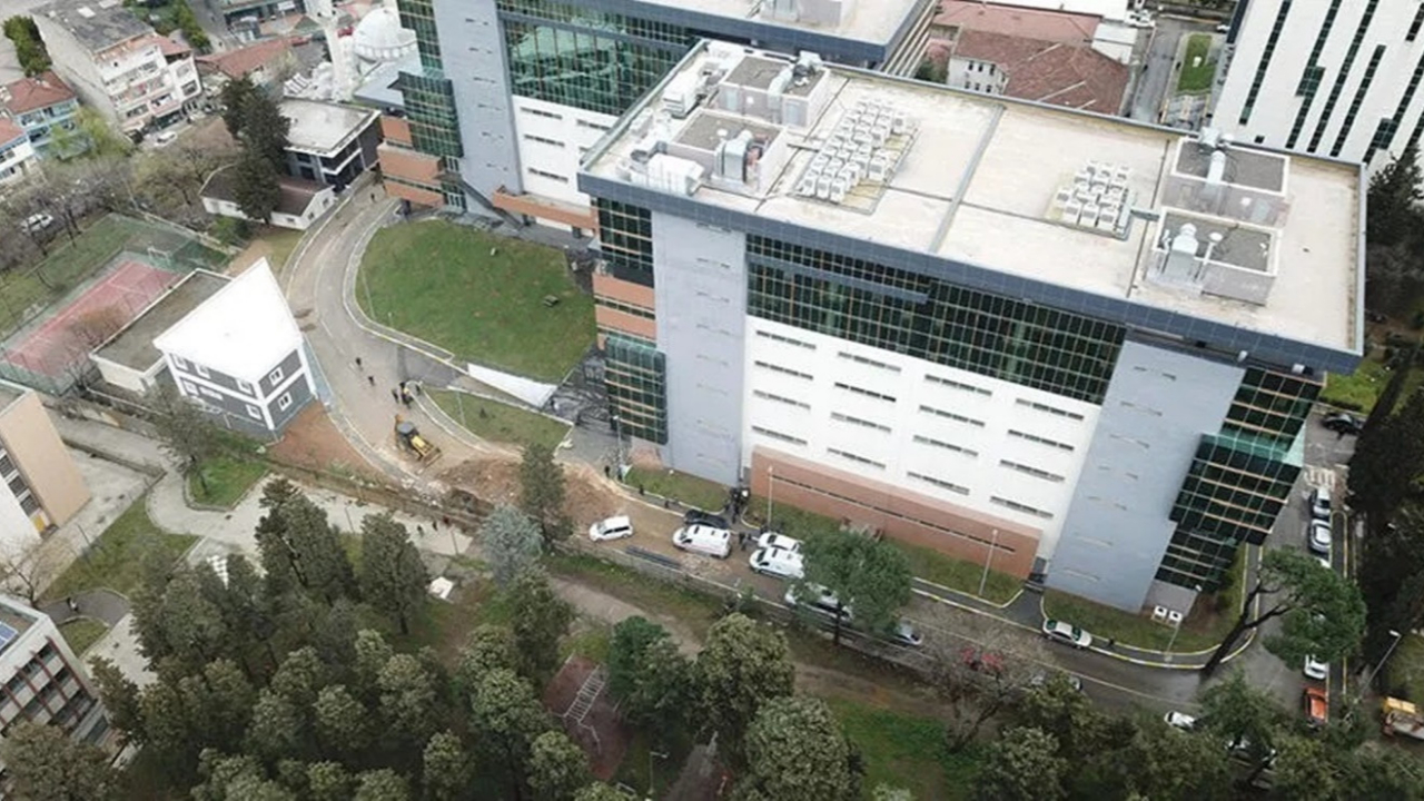 Marmara Üniversitesi Göztepe Yerleşkesi'nde göçük! 1 işçi yaralandı