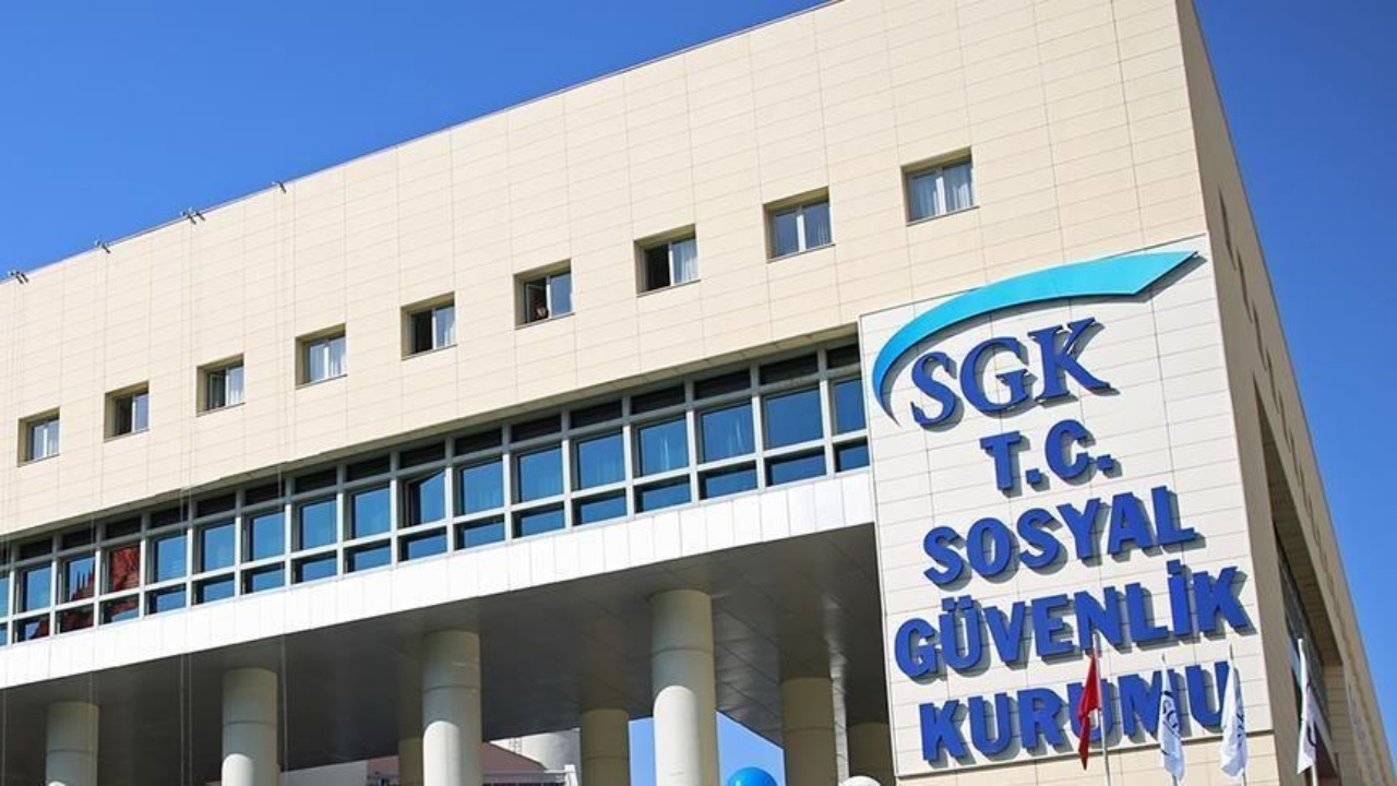SGK çalışanlarına 3 ay fazla mesai ücreti verilecek