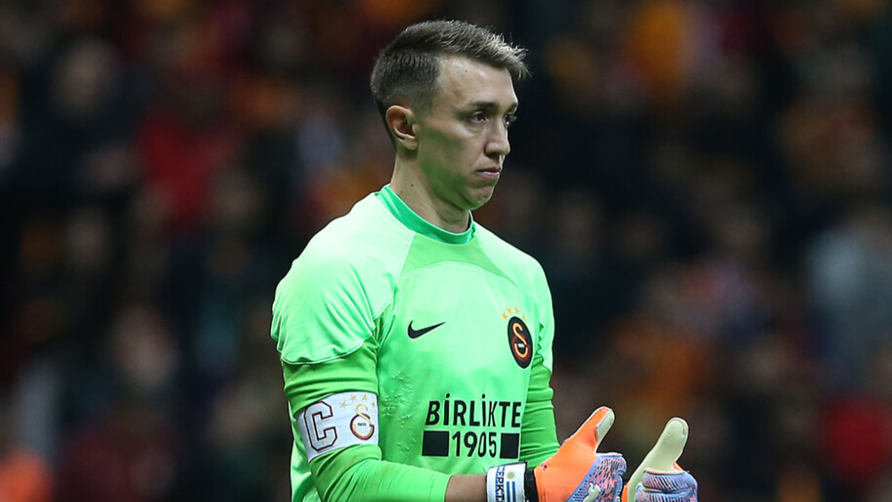 Fernando Muslera'dan büyük özveri!