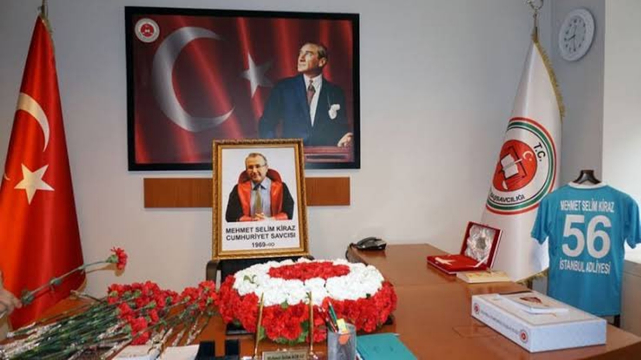 Adalet Bakanı Bekir Bozdağ'dan ölüm yıl dönümünde Mehmet Selim Kiraz paylaşımı