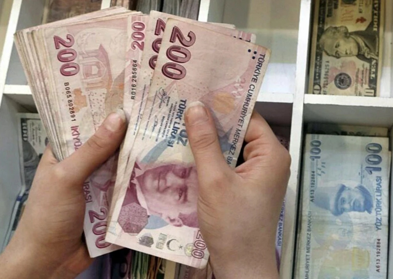 Memurun, asgari ücretlinin, emeklinin gözü Pazartesi gününde! Asgari ücret için 10 bin lira tahmini...