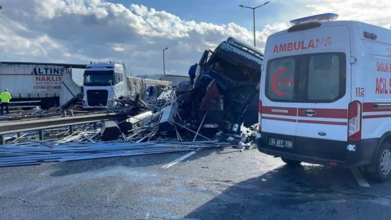 Bolu Dağı geçişinde zincirleme kaza! Ankara istikameti trafiğe kapandı!