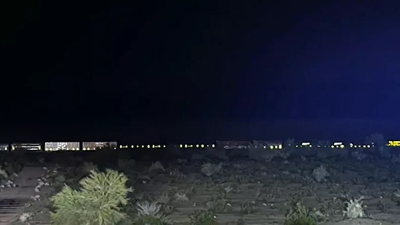 Etanol yüklü tren raydan çıktı! Ortalık cehenneme döndü, yüzlerce kişi evlerinden tahliye edildi