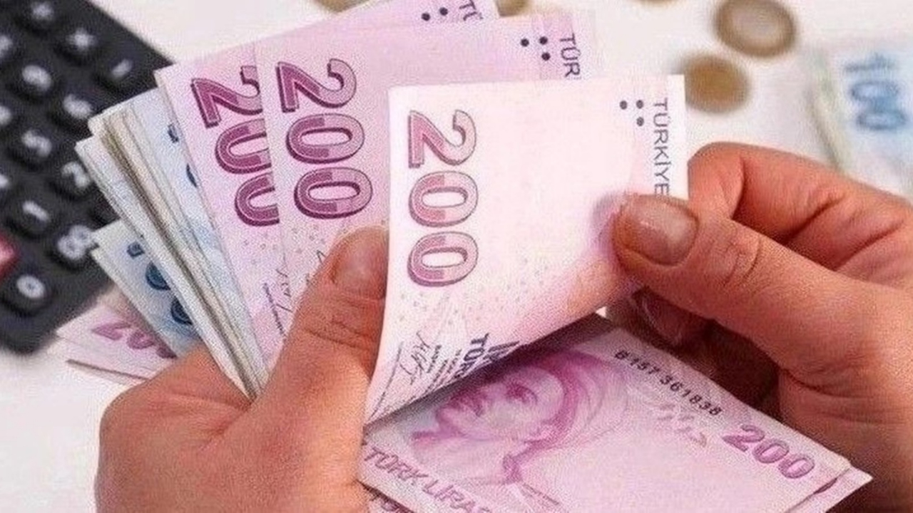 En düşük emekli maaşında artış ve geçici işçilere kadro düzenlemesi Resmi Gazete'de yayımlandı