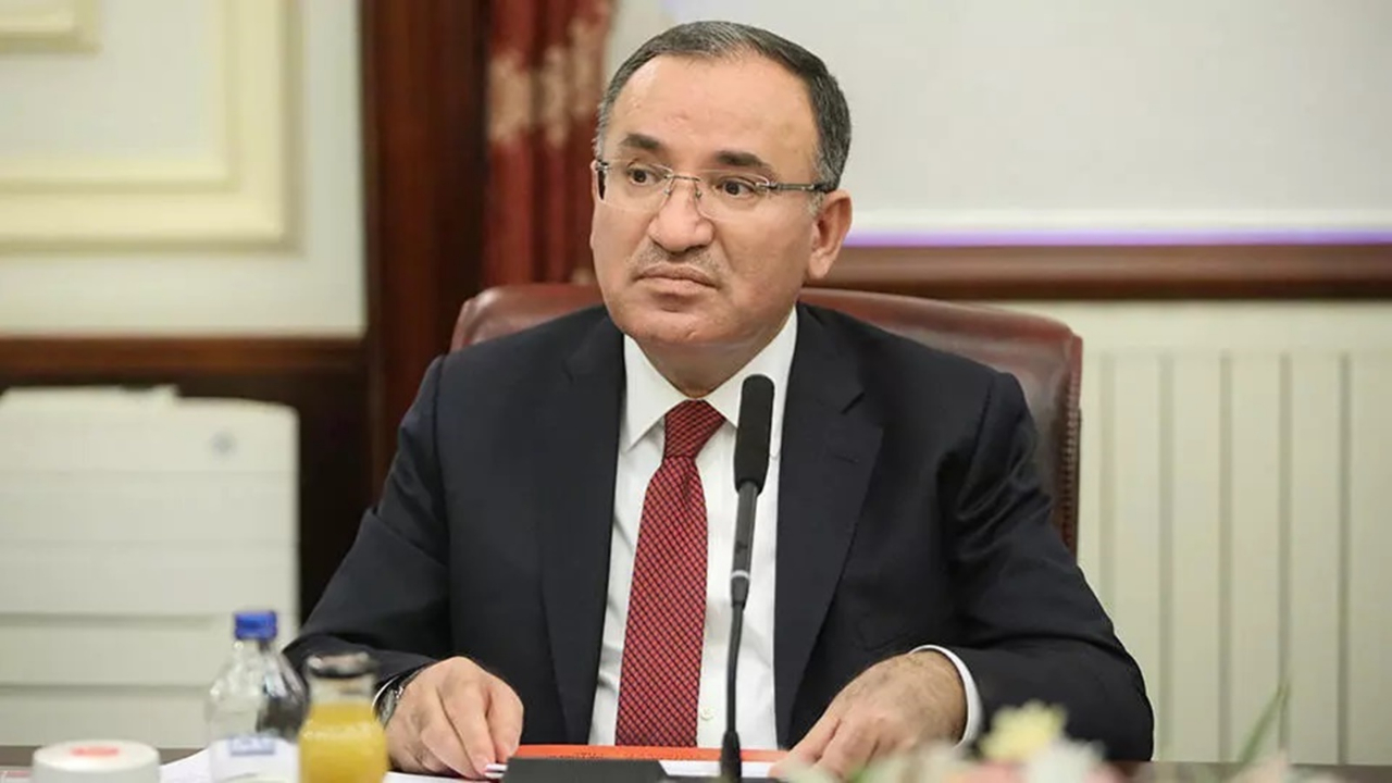 Adalet Bakanı Bozdağ'dan Akşener'e çağrı: Sayın Cumhurbaşkanımızdan özür dilemeye davet ediyorum