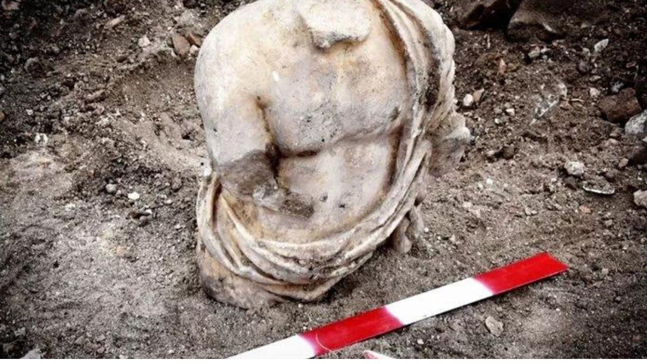 “Günün en heyecan verici haberi” Polieuktos kazıları devam ediyor…