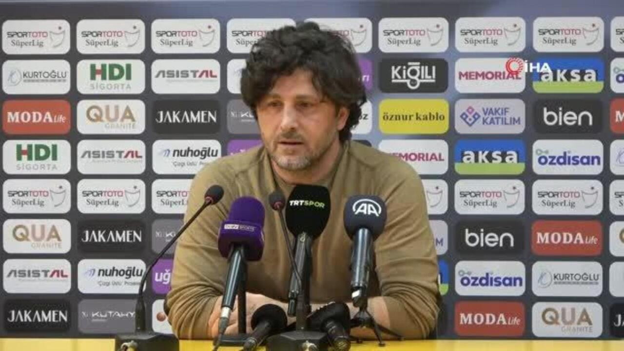 İstanbulspor Teknik Direktörü Fatih Tekke Fatih Karagümrük mağlubiyetini değerlendirdi: 3 puana yakın olan taraf bizdik...