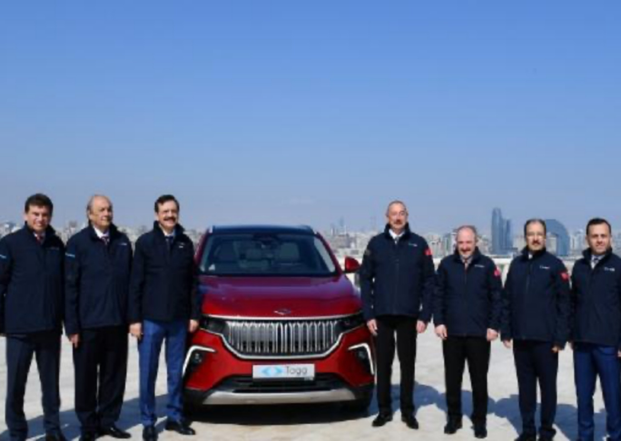 Azerbaycan Cumhurbaşkanı Aliyev yerli otomobil Togg'u teslim aldı
