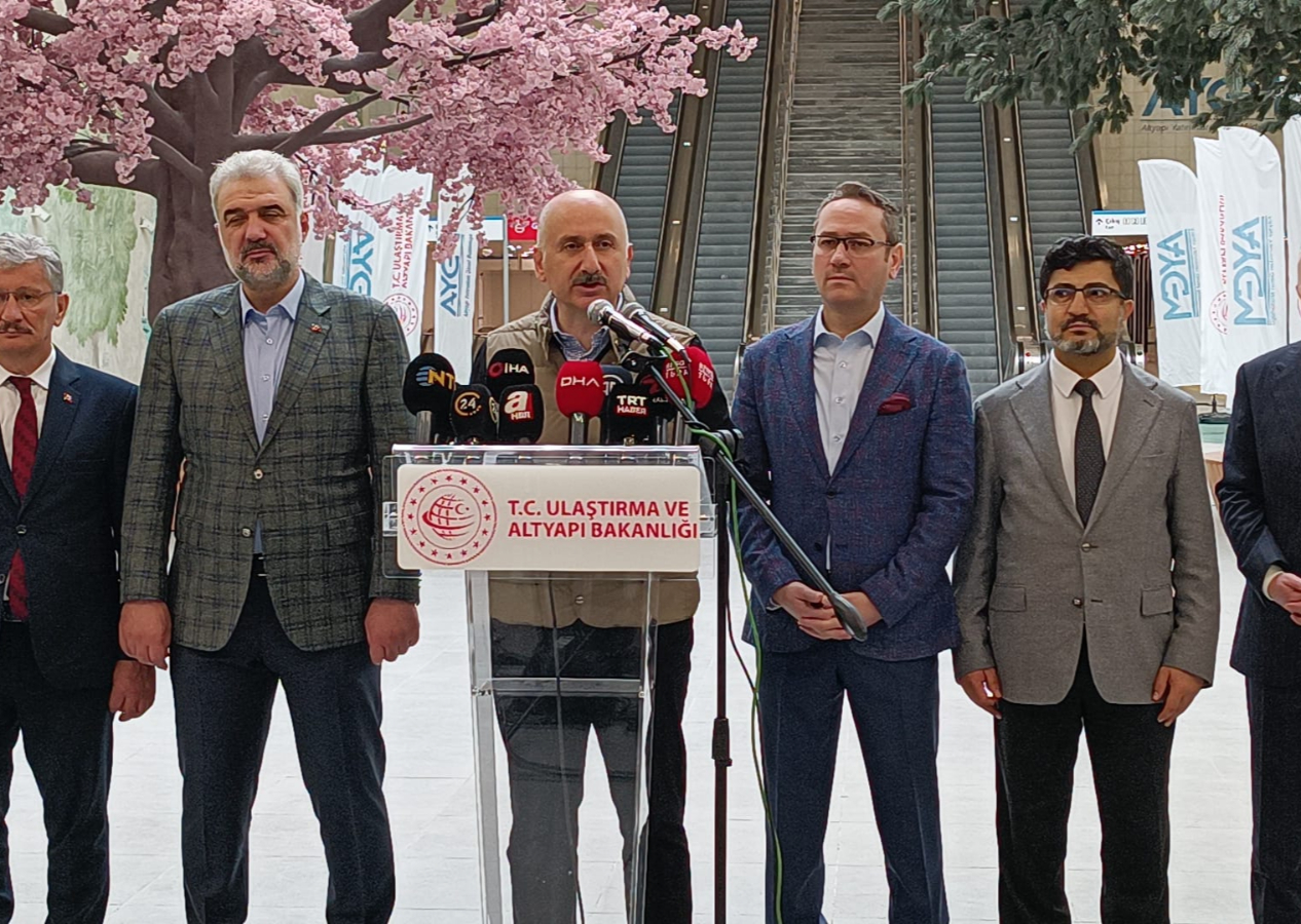 Bakan Karaismailoğlu: "Mevcut İBB yönetimi söz konusu metro hatlarını 10 yılda bitiremez"