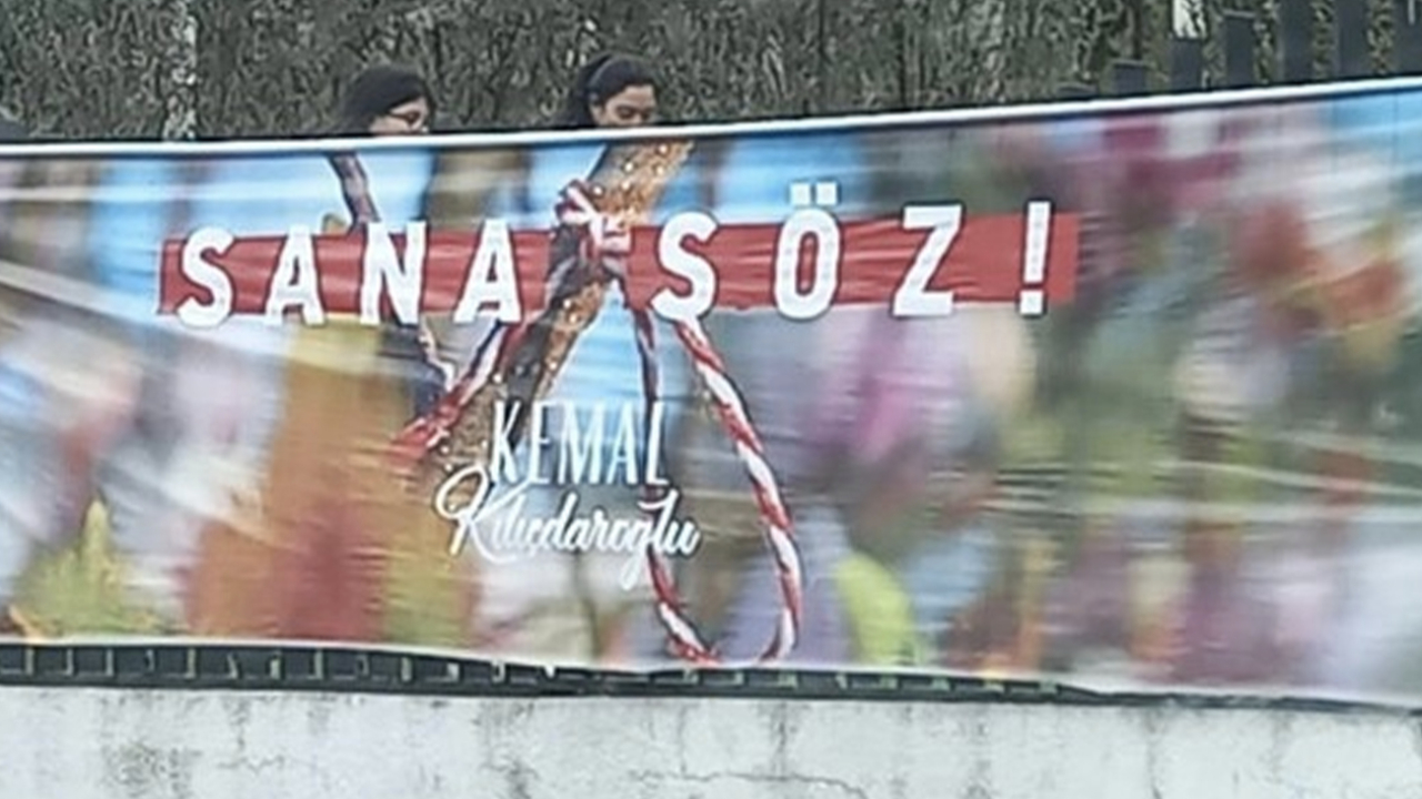 Kılıçdaroğlu'nun 'darağacı afişleri' tepki çekti!