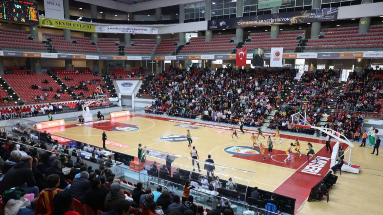 Kayseri Basketbol'da sayı kraliçesi Lyndra Weaver oldu