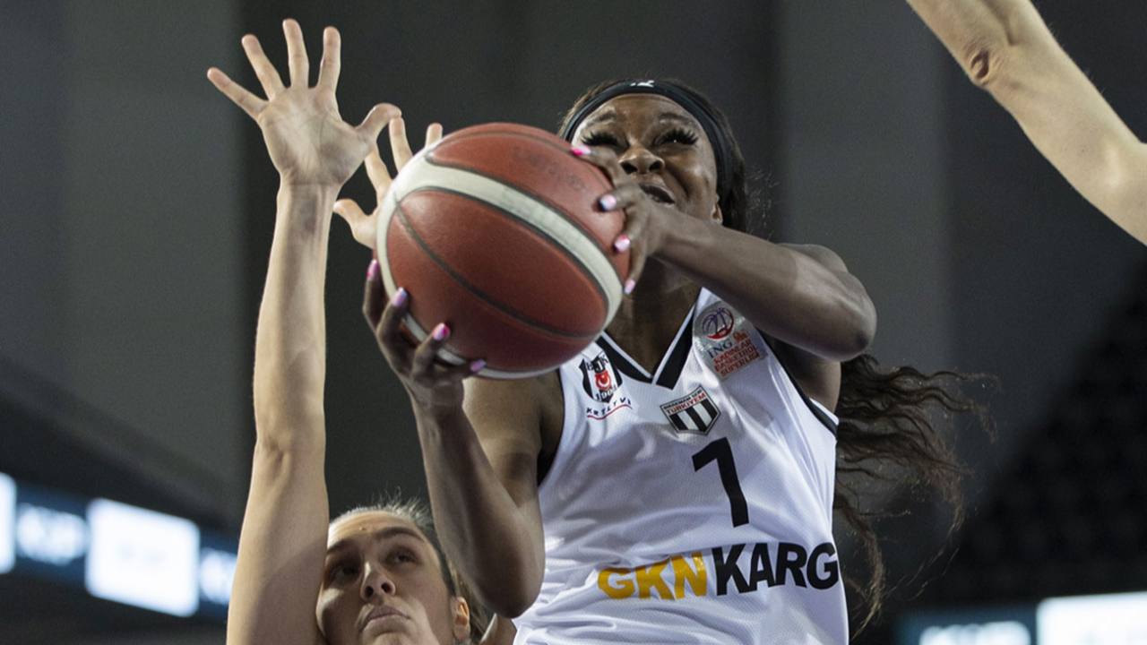 Beşiktaş, Dana Evans ile sözleşme uzattı