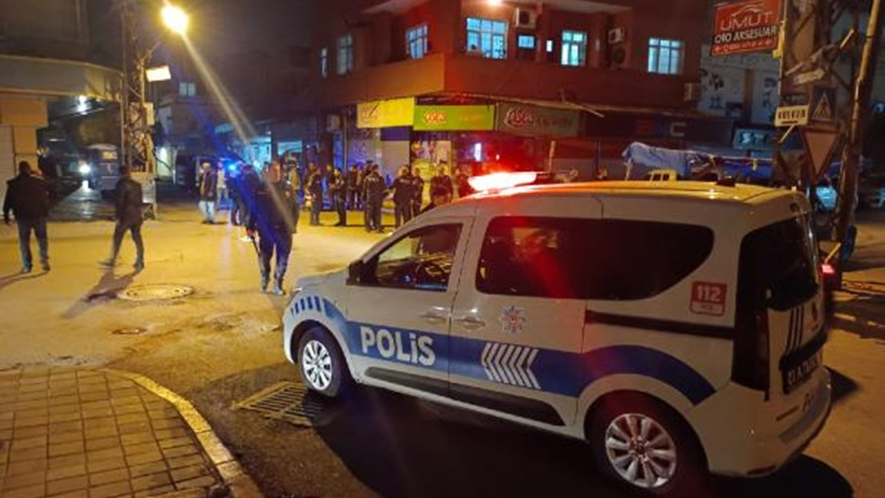Sosyal medyada başlayan tartışmanın sonu kanlı bitti! 16 yaşındaki çocuk iki akrabasını silahla yaraladı