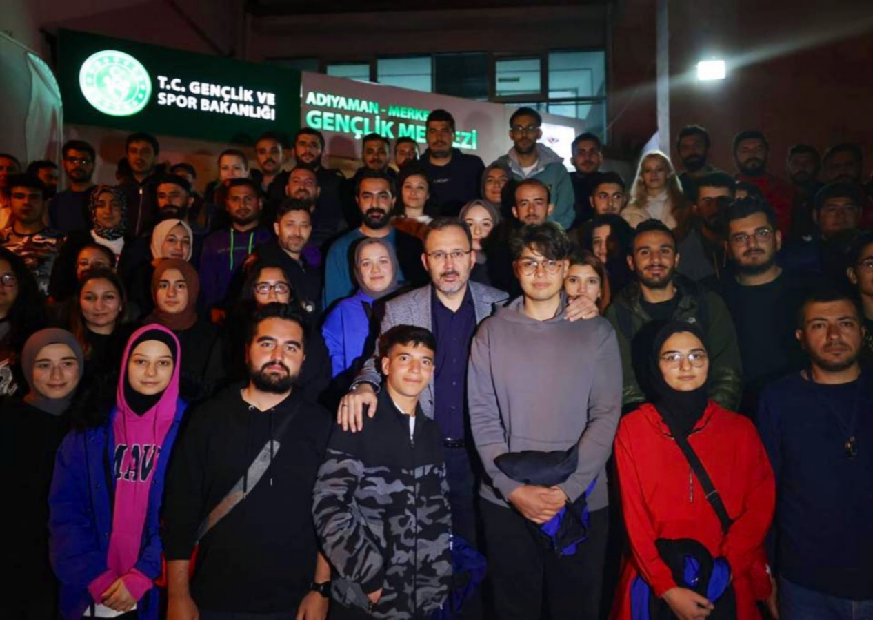 Bakan Kasapoğlu duyurdu! Nisan ayı GSB burs ve öğrenim kredisi ödemeleri başladı