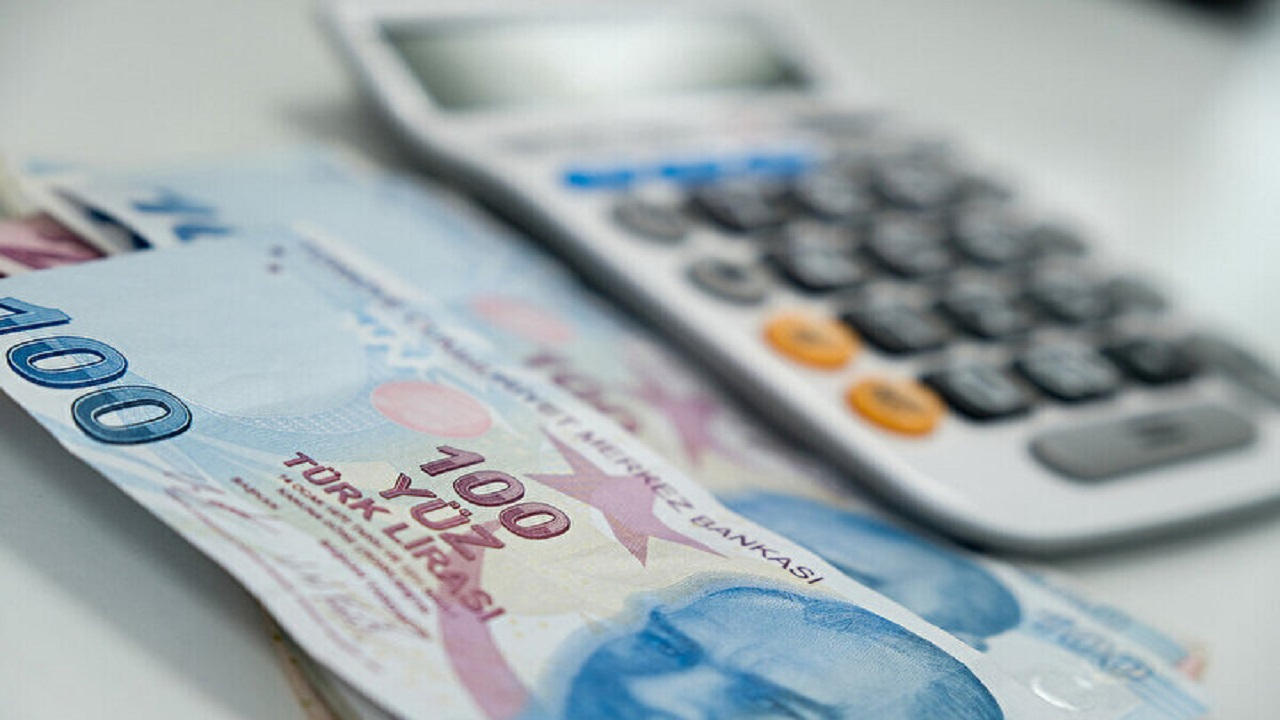 Emeklilerin beklediği haber geldi! Bakanlıktan flaş açıklama: İkramiyelerin verileceği tarih netleşti! İlk onlar alacak!