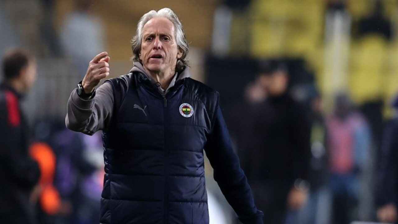 Fenerbahçe Teknik Direktörü Jorge Jesus Kayserispor  galibiyeti sonrası konuştu: Hem kupada yarı finaldeyiz, hem de lig bitmedi...