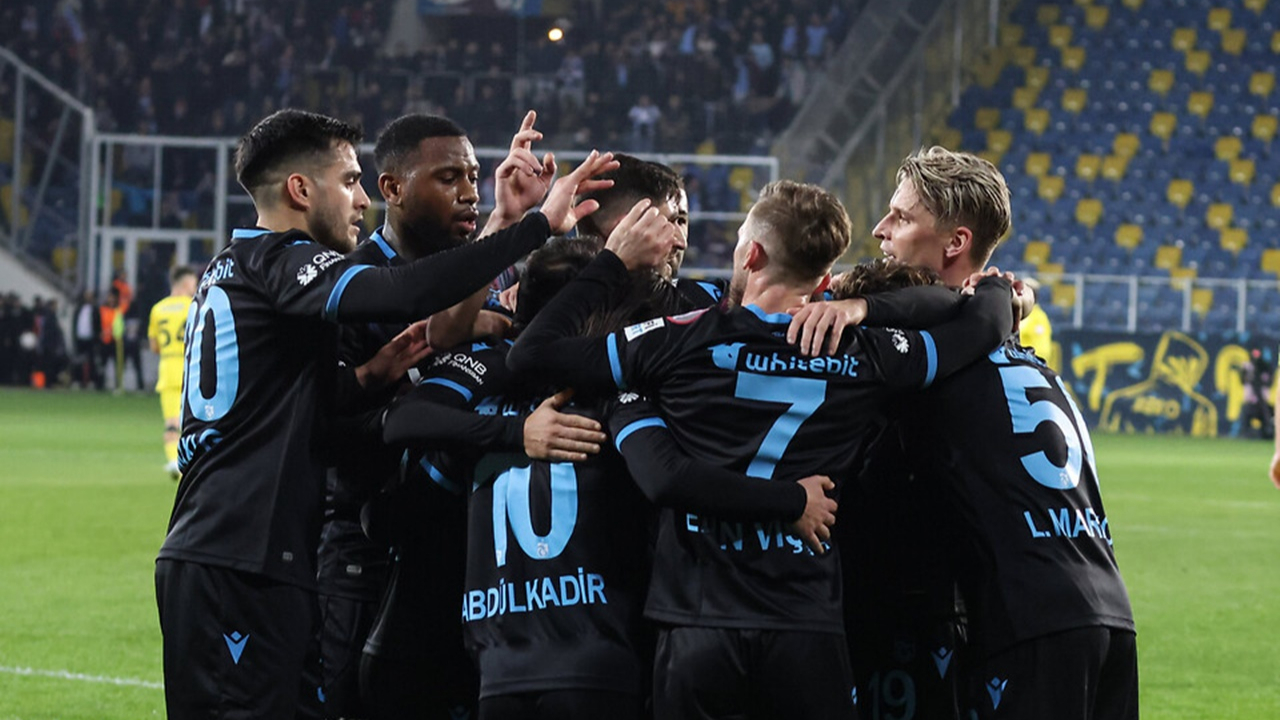 Trabzonspor'da teknik direktör arayışı! O isim ön plana çıktı