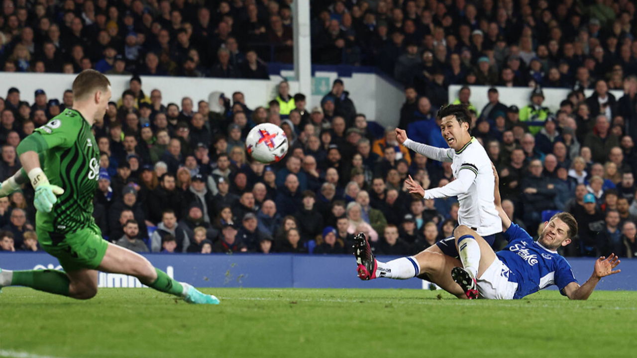 Son, Tottenham ile tarihe geçti