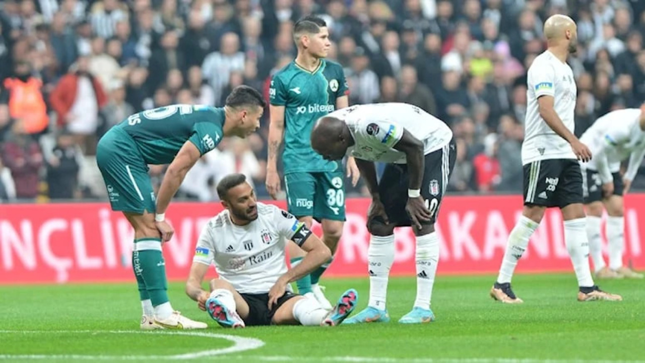 Beşiktaş'ta sakatlık şoku! Oyuna devam edemedi...