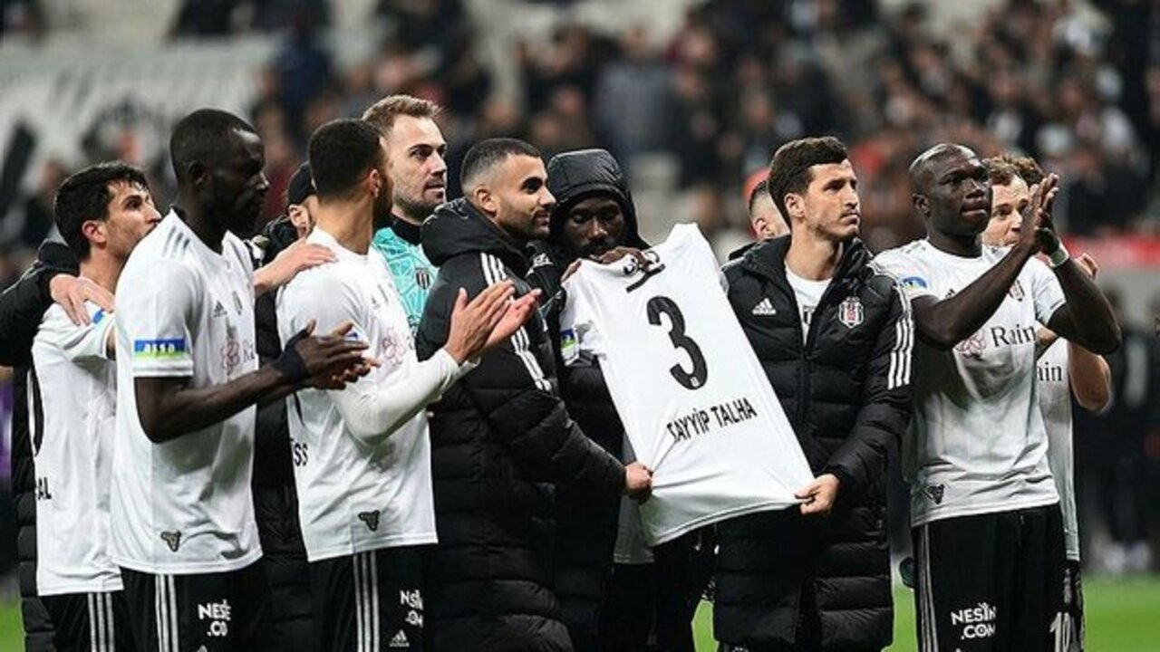 Beşiktaşlı futbolculardan Tayyip Talha Sanuç'a destek!