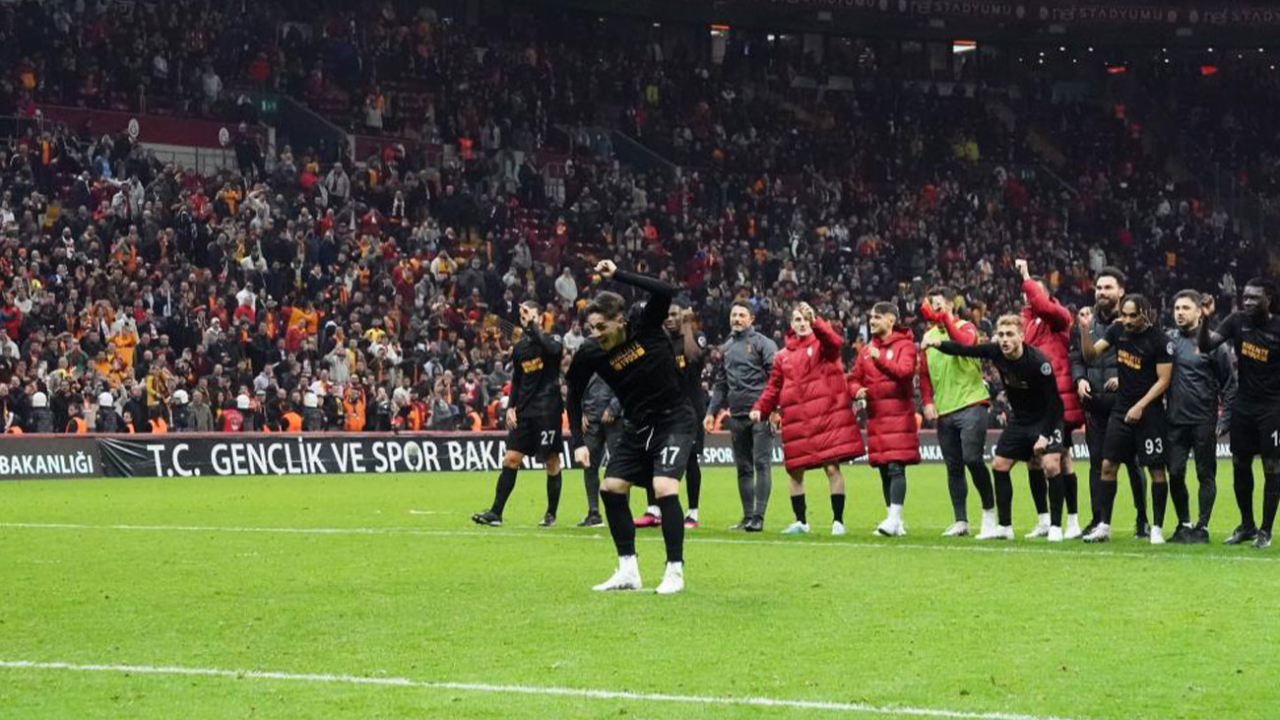Zaniolo yeniden kulübeye çekiliyor