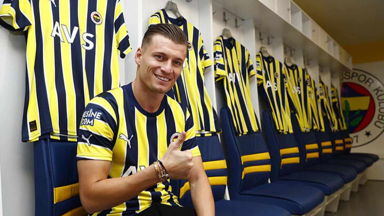 Ezgjan Alioski'ye Jesus'tan kupa ödülü
