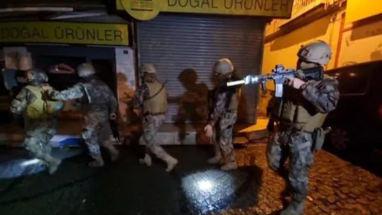Sabaha karşı eş zamanlı uyuşturucu operasyonu! Özel harekat polisleri de katıldı...