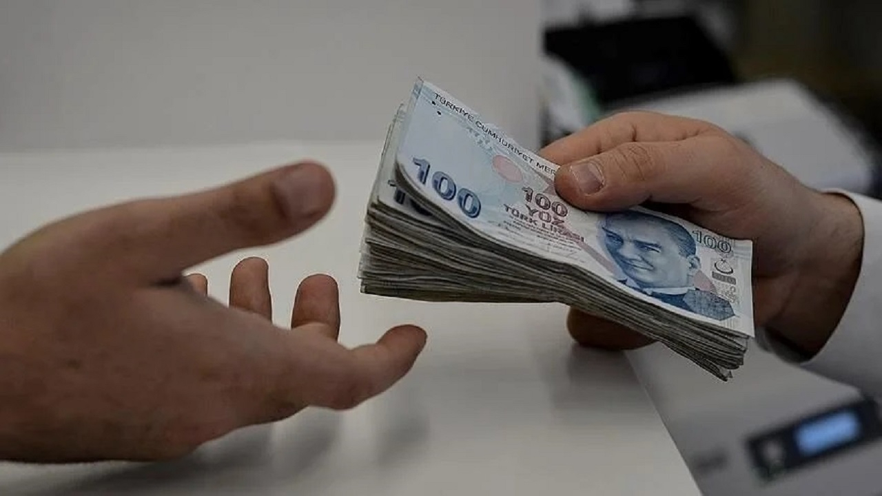 Emekliler ve EYT'liler dikkat! 3 gün içerisinde maaşınıza ek 10 bin TL'ye kadar ödeme alacaksınız!