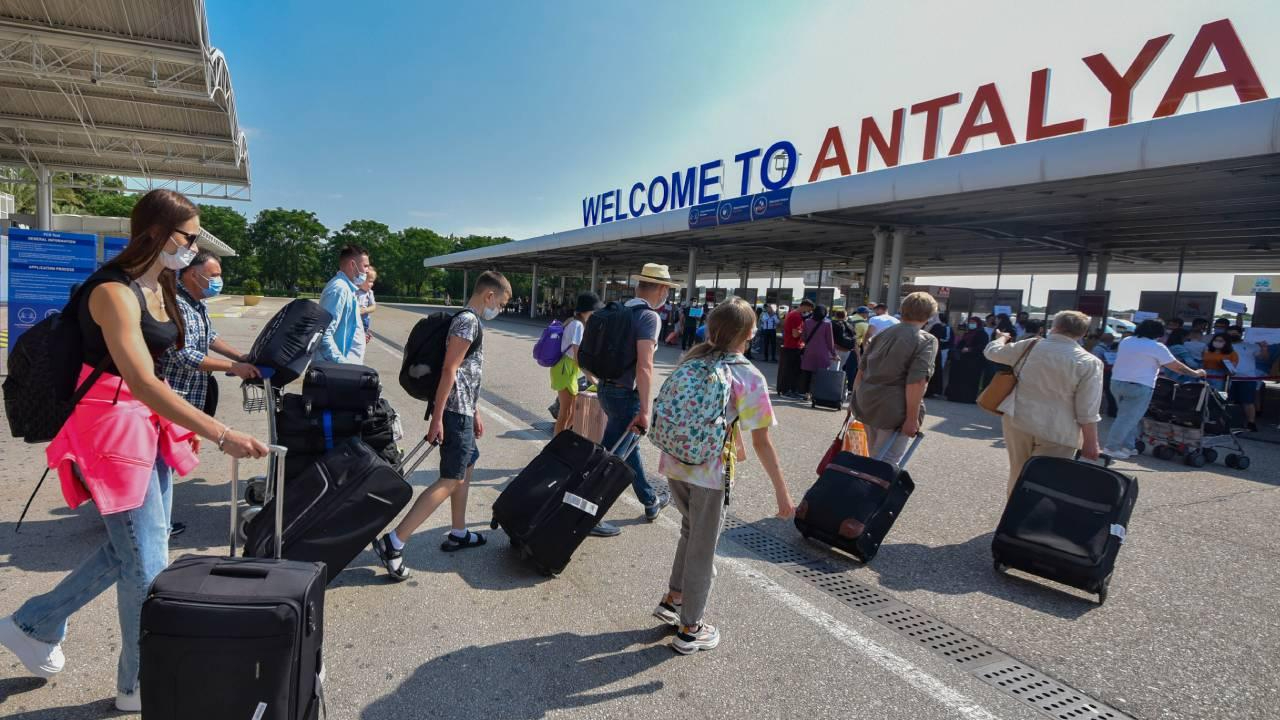 Antalya'ya 3 ayda yabancı  turist sayısı 1 milyonu aştı